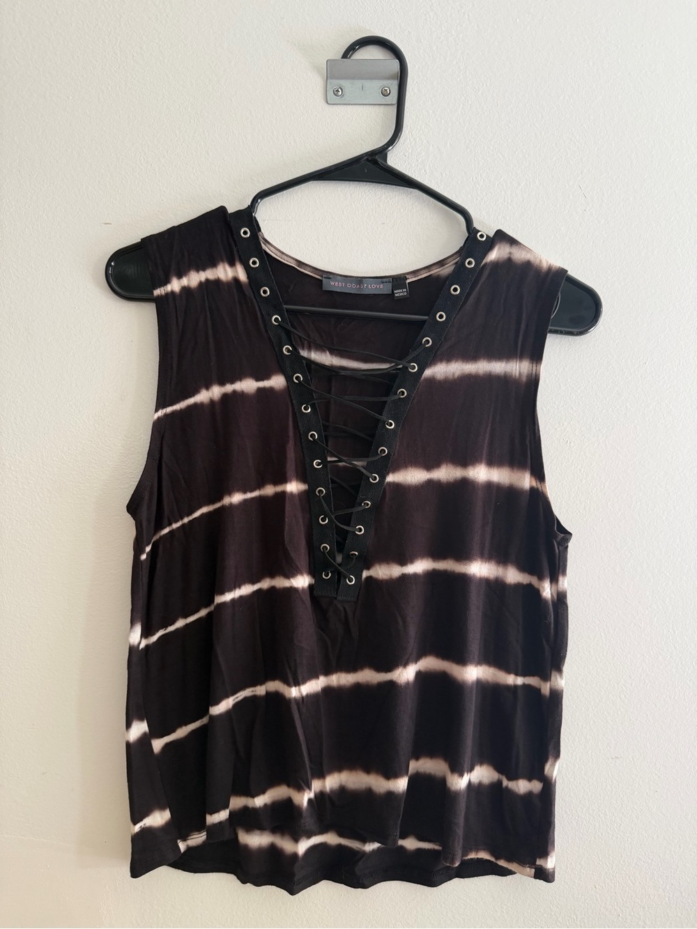 Lace-Up Tie-Dye Tank Top in Black and White